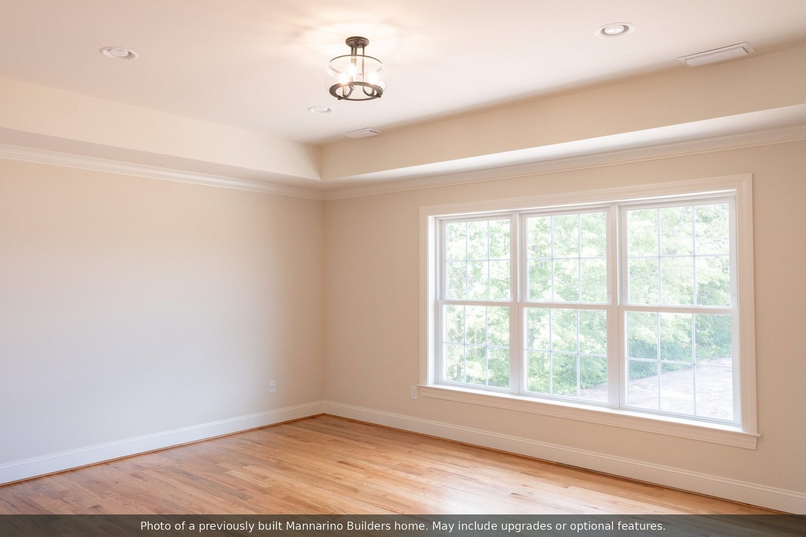 The Ellsworth: primary bedroom