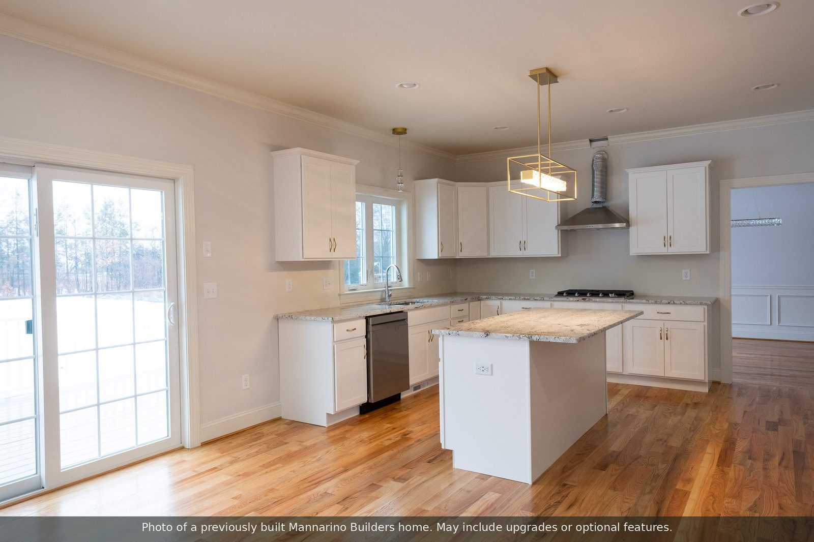 The Jamestown: kitchen with island