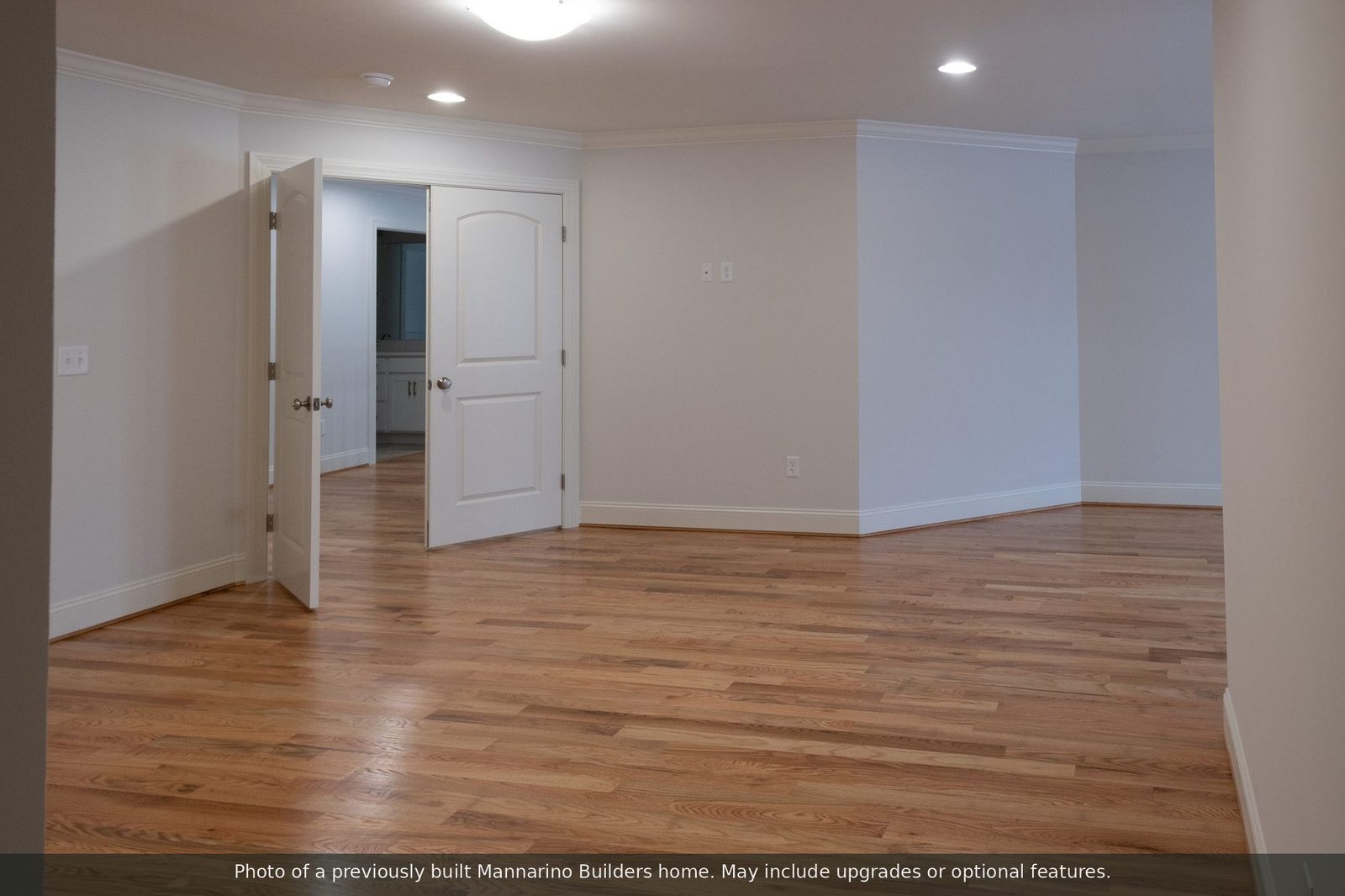 The Jamestown: primary bedroom