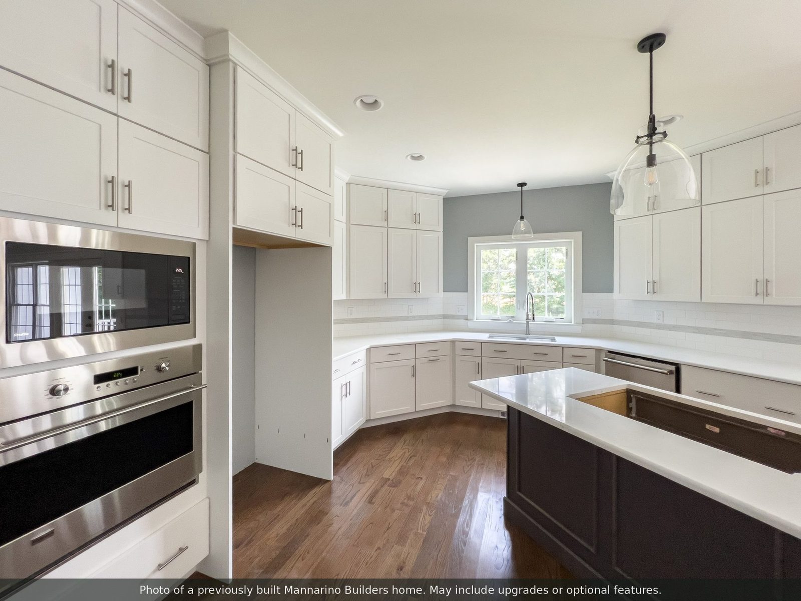 The Warwick: kitchen wall ovens